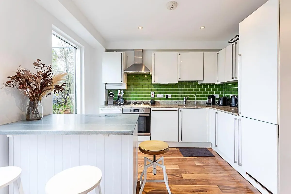 3 Bed Luxury Penthouse In Shoreditch 런던 아파트