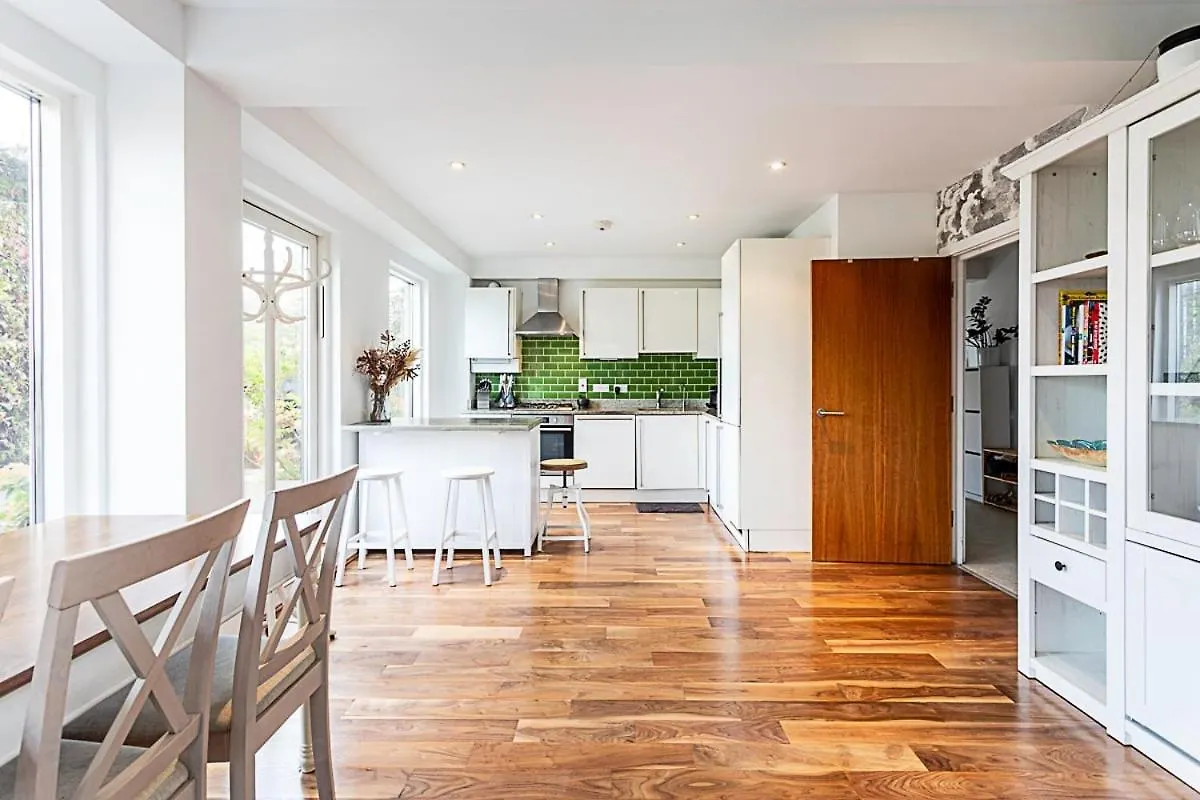 3 Bed Luxury Penthouse In Shoreditch 런던