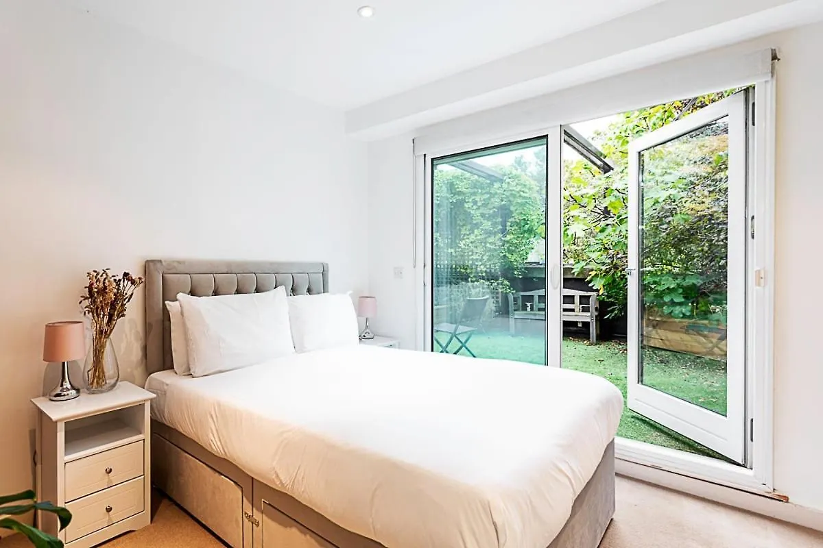 3 Bed Luxury Penthouse In Shoreditch 런던