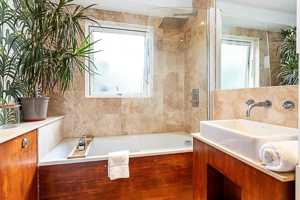 3 Bed Luxury Penthouse In Shoreditch 런던 아파트