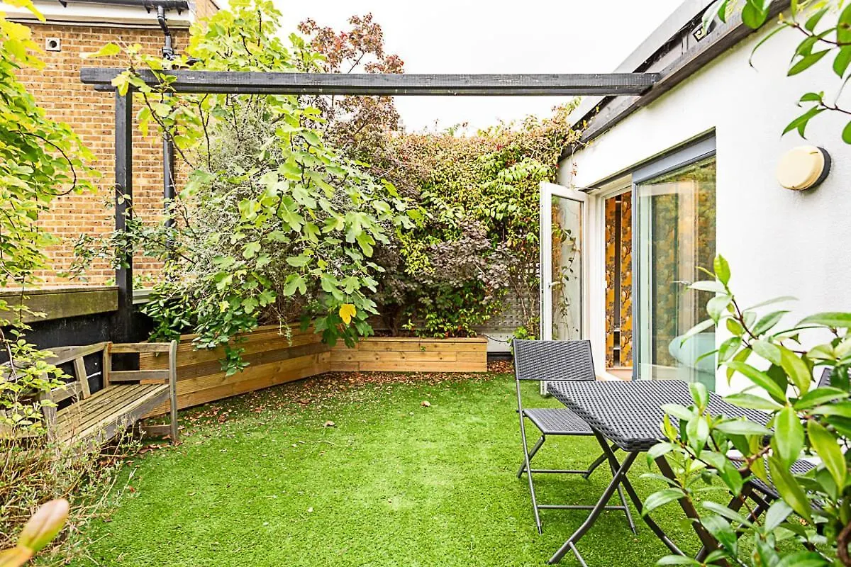 3 Bed Luxury Penthouse In Shoreditch 런던 아파트